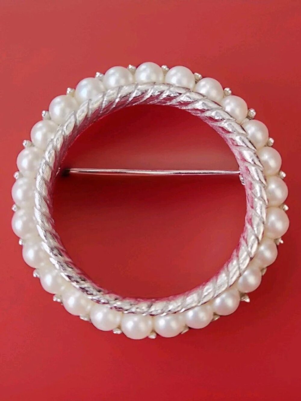 Vtg Trifari Crown Faux Pearls Silver Tone Round Wreath Brooch Pin Signed 1.5” - Picture 12 of 14